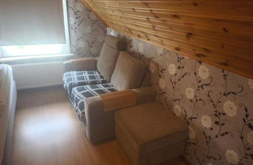 Kallinge House | Comfortable Room with shared amenities in Peaceful Villa