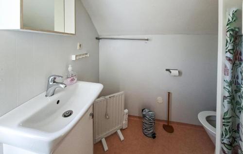 Sommen House | Lovely Home In Sommen With Kitchen