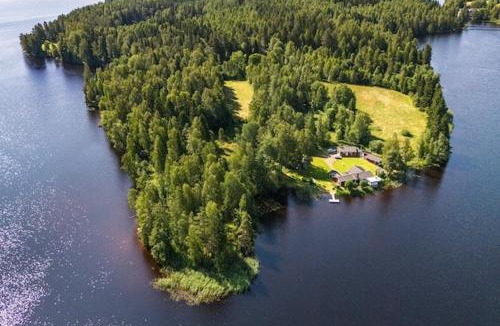 Ludvika House | Swedish paradise by the lake