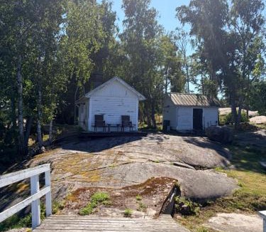 Kustavi Bed & Breakfast | Vierashuone 1
