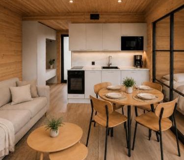 Rovaniemi Apartment | Aurora Log Cabin 2B with Sauna, WiFi and Free parking