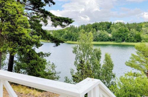 Skalsmara House | Lakeside Cabin with Panoramic Views