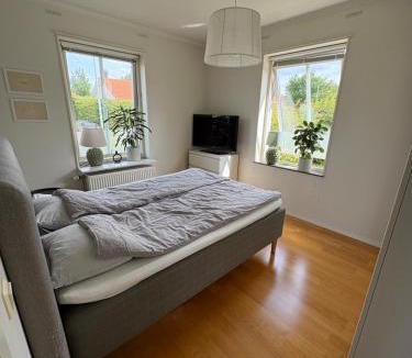Karlstad Apartment | Charmigt boende med egen ingång