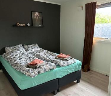 Vestre Jakobselv Apartment | Apartment in Jakobselv with EV charger and sauna