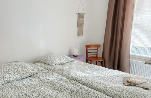 Pasila Apartment | Modern Home Away for 5