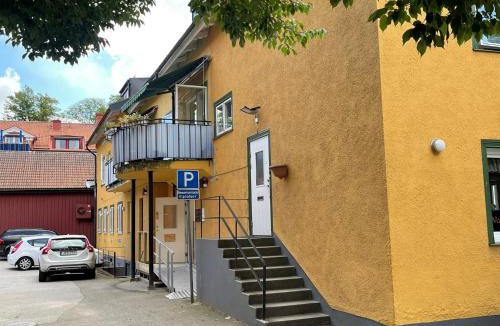 Gamla Staden-Nya Staden Hostel | Bakgården Mariestad