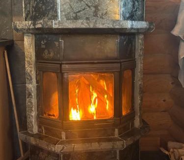 Vaajakoski Ski Chalet | Lakeside Sauna Cottage