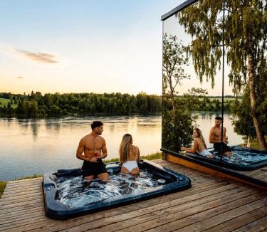 Fenstad House | WonderInn Riverside