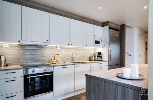 Pyhatunturi Hotel | Golden Kero Peak Penthouse by Hilla Villas