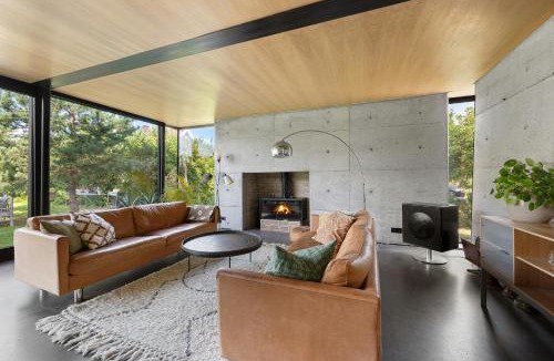 Bekkestua House | Modern industrial dream with sunny rooftop