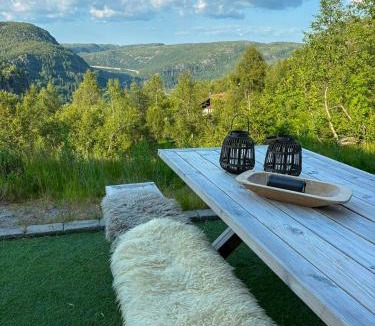 Ljosland House | Mountain cabin in Ljosland with ski-in access