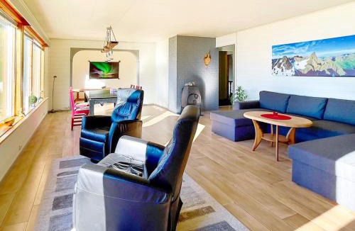 Austvagoy House | 6 person holiday home in LAUPSTAD-By Traum