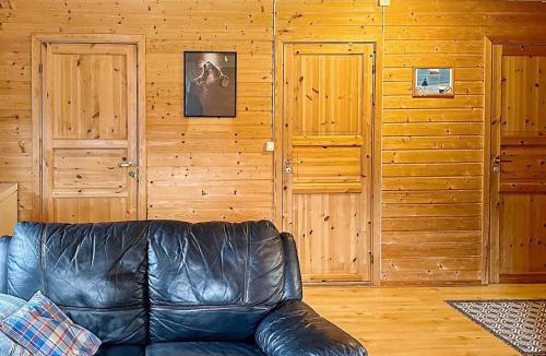 Olden House | 4 person holiday home in Lysøysundet