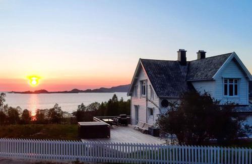 Stadlandet House | 9 person holiday home in Åram