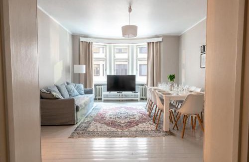 Kamppi Apartment | 2ndhomes Bright Spacious 5 BR Apartment in the Center