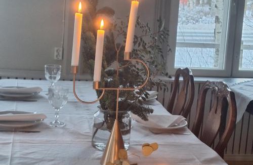 Sievi Hotel | Koulumestarin sali ja majoitus