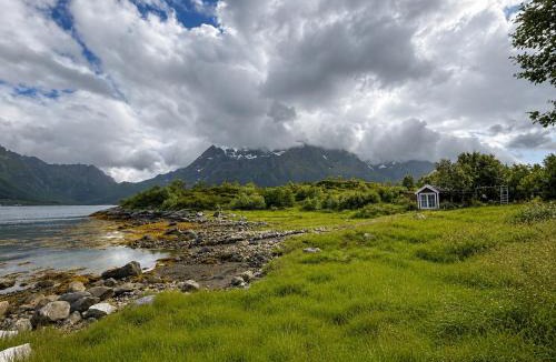 Austvagsoya House | Wellness cabin - Beach, Sauna, Jacuzzi