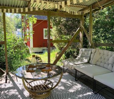 Frovi House | Swedish house with forest garden near Nora & Örebro