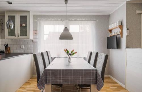 Skelleftea House | Cozy Private Room in Nordic Villa - Skellefteå