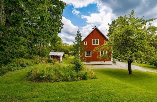 Frovi House | Swedish house with forest garden near Nora & Örebro