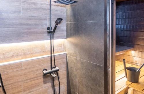 Rukatunturi House | Holiday Home Vaaranhelmi by Interhome
