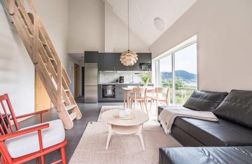 Are Municipality Apartment | House with Lake Views Sauna & Fireplace