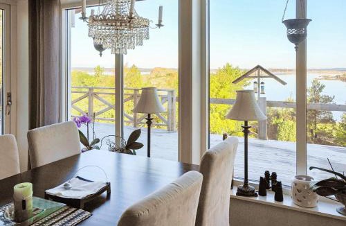 Klovedal House | 10 person holiday home in KLÖVEDAL