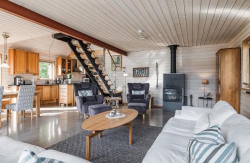 Hjorted House | Haus Blankavik