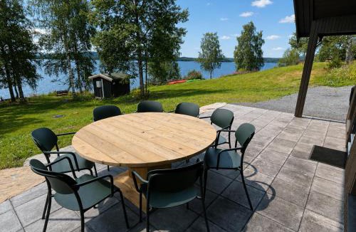 Ringsaker House | Sjølyst, lakeside cabin near Sjusjøen for 8 persons