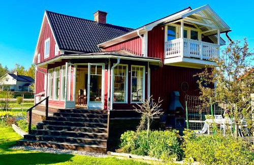Ljusne Villa | Swedish Villa Private Sauna & Large Garden
