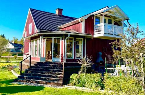 Ljusne Villa | Swedish Villa Private Sauna & Large Garden
