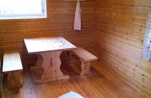 Meloy House | 6 person holiday home in Engavågen