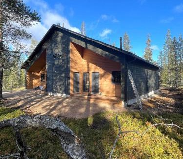 Akaslompolo House | Premium Northern Fell Lodge B by Hilla Villas