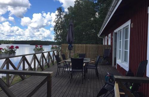 Kvillsfors House | Secluded, private jetty, facing south, on the lake