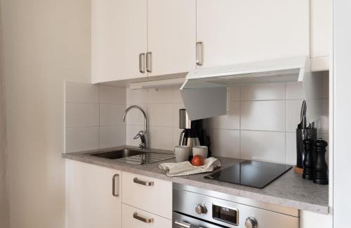 Vasteras Apartment | Guestly Homes - Central Smart Studio