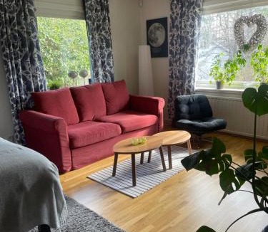 Uddevalla Apartment | Mysig lägenhet, nära det mesta!