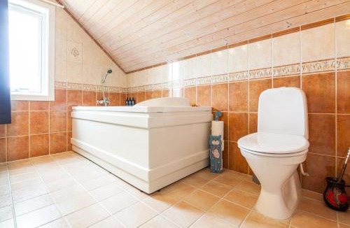 Bostad House | House in Lofoten close to nature