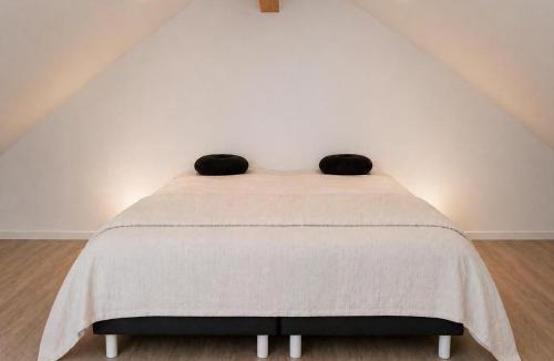 Opp-Norrby House | Exklusivt hus på strandtomt