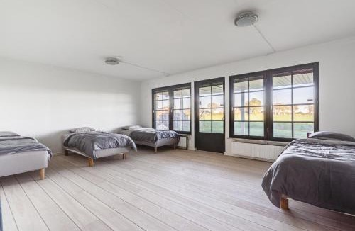 Paarp Villa | Gula villan