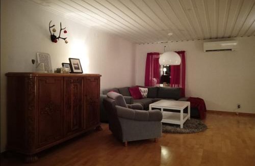 Kangos Villa | Cozy cabin near the river