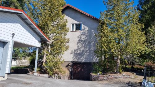 Vantaa Villa | Mukava, tilava omakotitalo lähellä lentokenttää & laturi sähköautolle