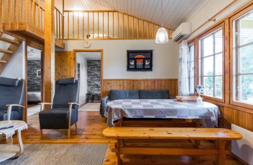 Ikaalinen House | Holiday Home Keltalilja by Interhome