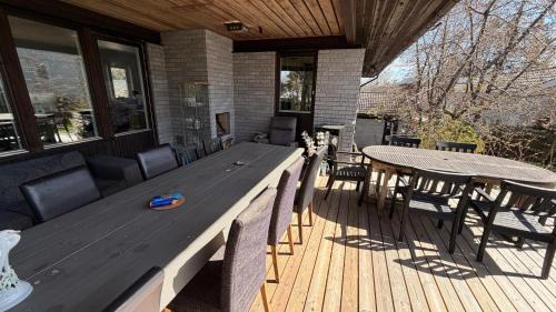 Bollmora Villa | Exklusiv villa med bastu värmegolv öppna spisar BBQ veranda lyxig