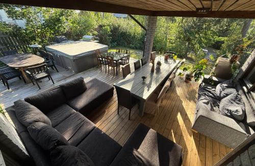 Bollmora Villa | Exklusiv villa med bastu värmegolv öppna spisar BBQ veranda lyxig