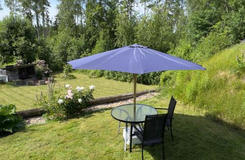 Munkfors Apartment | Rustic Haven Bed and Breakfast -Entire Private Apartment 2km from Klarälvsbanan and Swimming area