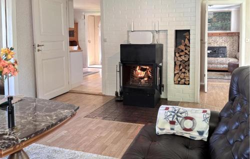 Hamburgsund House | Awesome Home In Hamburgsund With Wifi