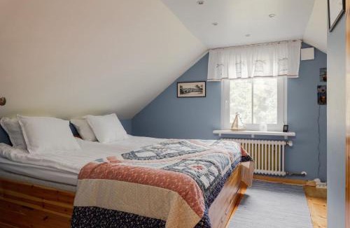 Kosta House | 3BR In Kosta - Fire pit, gathering room, Lake and Pub