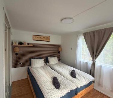 Hindas House | Nordic Stuga - Nature Escape with Bast Sauna, Spa and Starlink Wifi