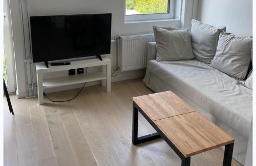Edsberg Apartment | Studio Sleeps 2 Sollentuna centre