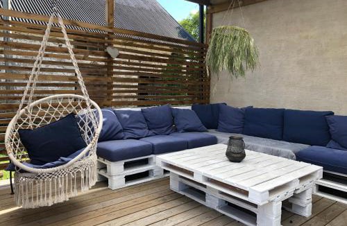 Stora Fro Bed & Breakfast | Kollberggården, Stugor & Rum